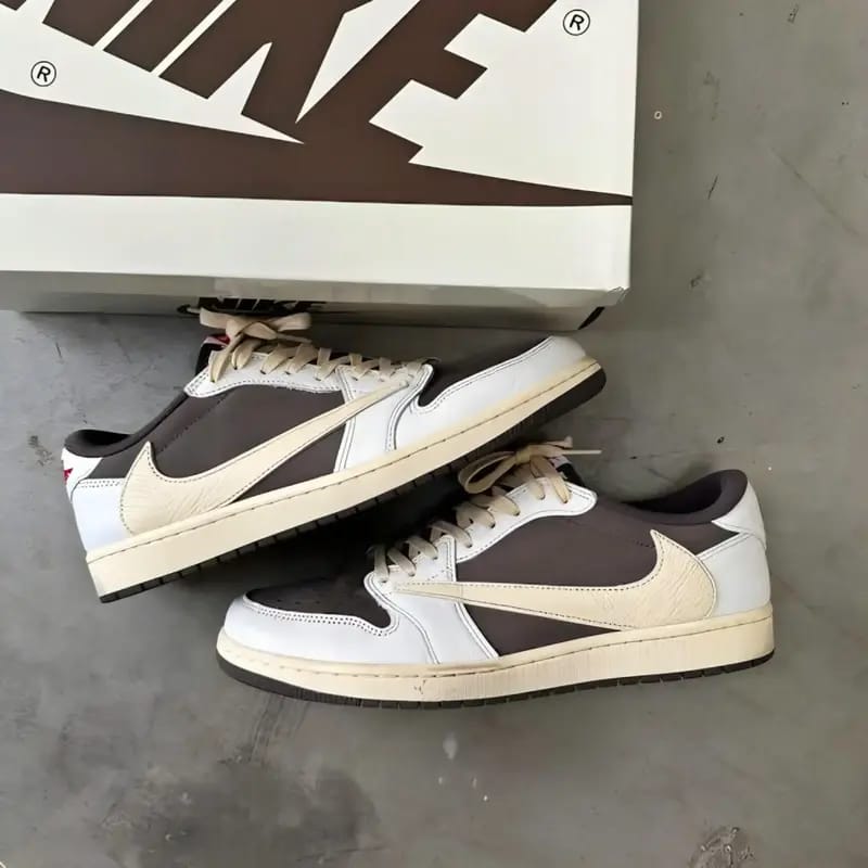 Air Jordan 1 Retro Low OG x Travis Scott 'Reverse Mocha'