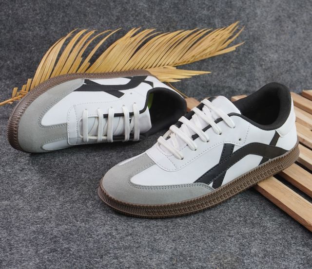 Premium Retro Court Terrace Sneakers (White / Black)