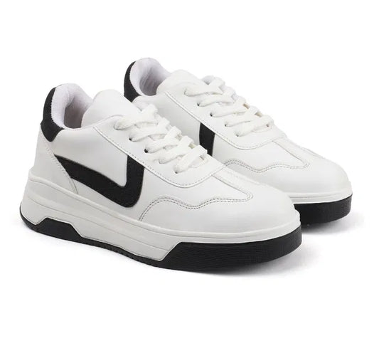 Vintage Court Skate Sneakers (White / Black)