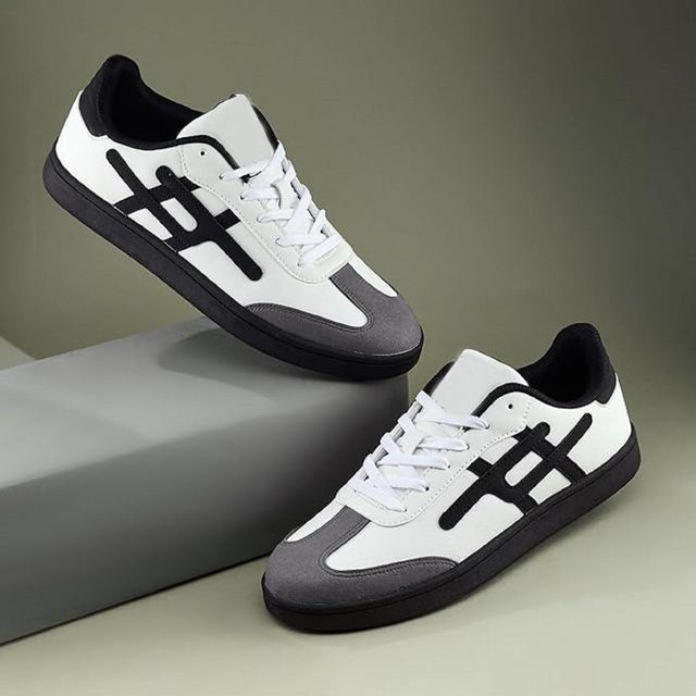 Urban Retro Low-Top Sneakers